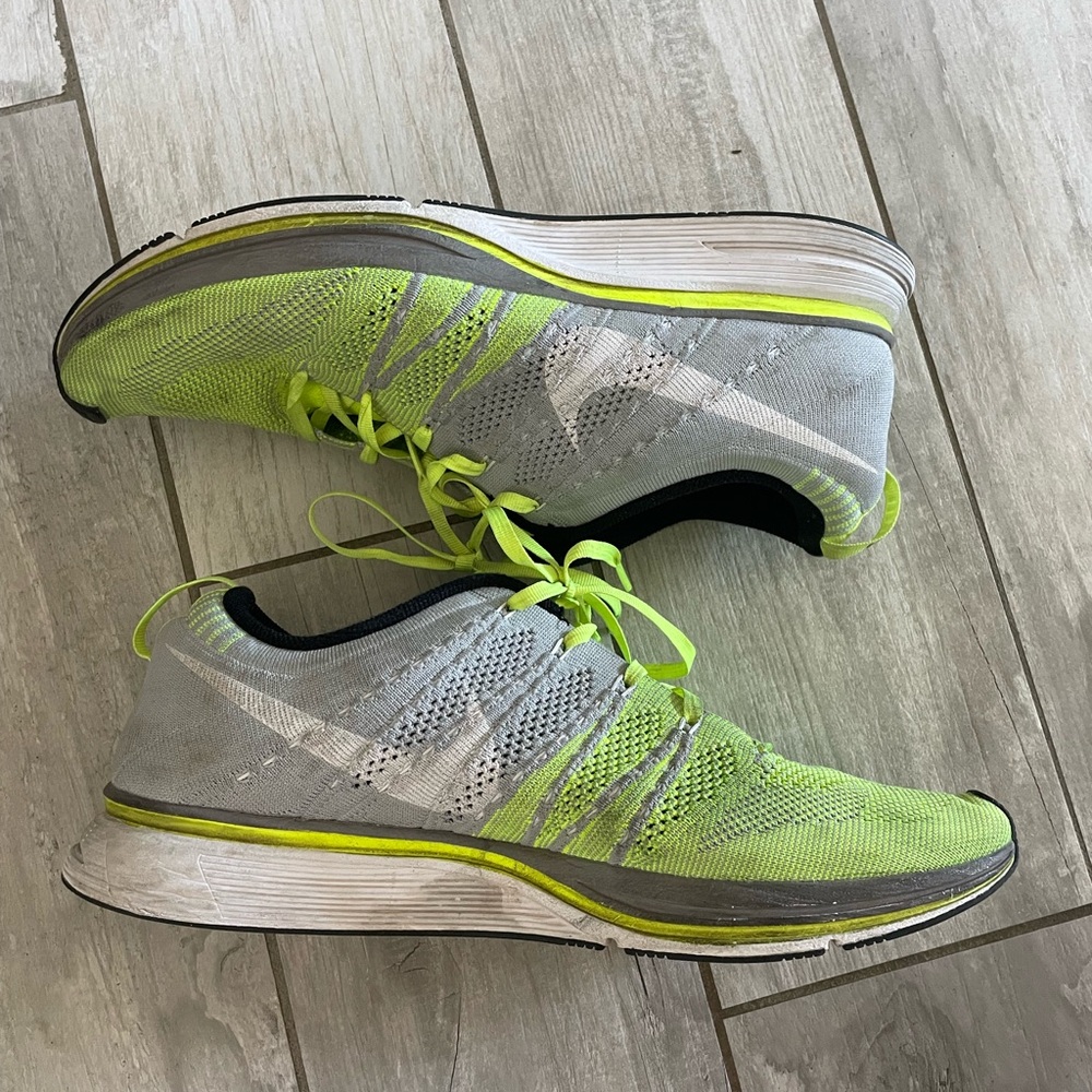 Nike Flyknit - neon yellow and grey